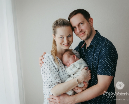 Familienphotos mit Neugeborenem