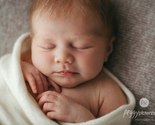 stilvolle Neugeborenenbilder