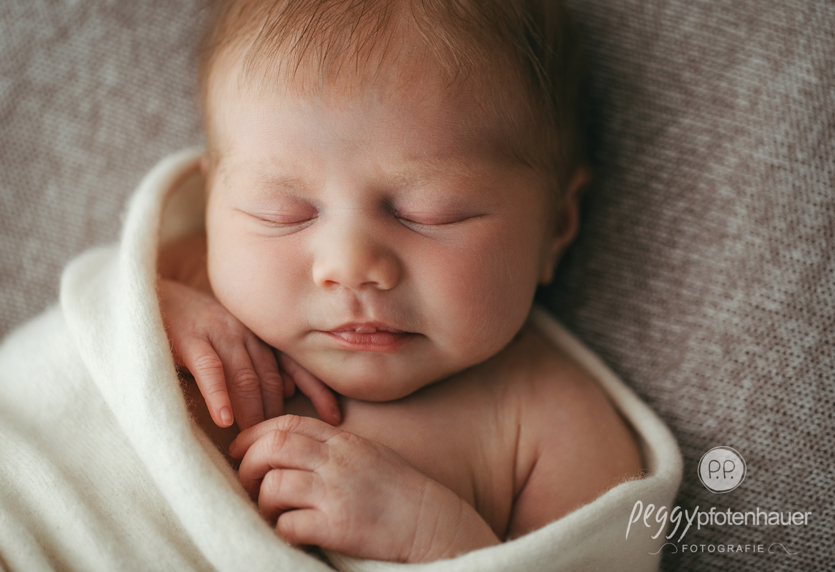 stilvolle Neugeborenenbilder
