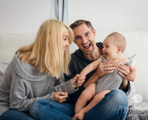Familienbilder mit Baby 6 Monate