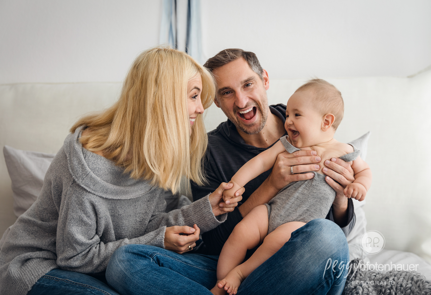 Familienbilder mit Baby 6 Monate