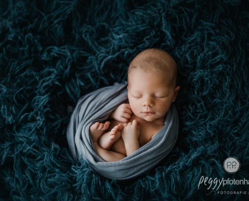 stilvolle Neugeborenenfotos
