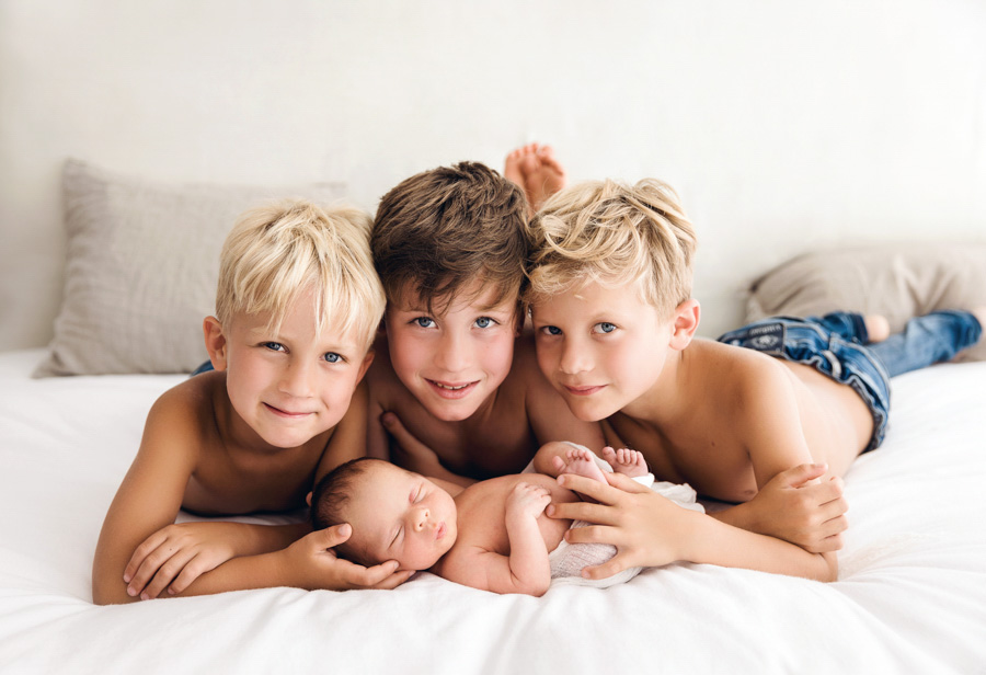 vier Kinder