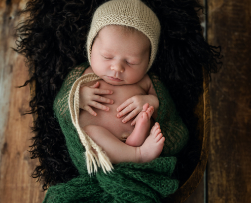 Neugeborenenbilder im Fotostudio