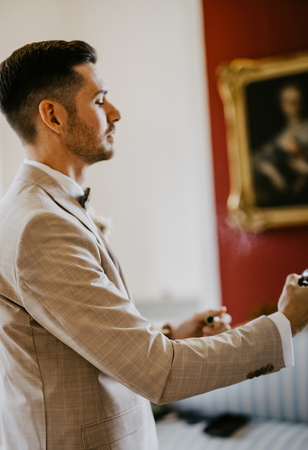 Bräutigam Getting Ready Hochzeitsreportage