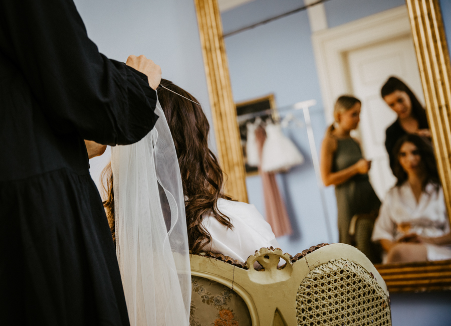 Getting Ready auf Schloss Jägersburg weddinglocation