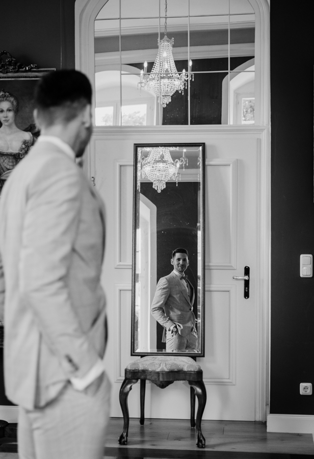 Groome Ankleiden Styling Bräutigam