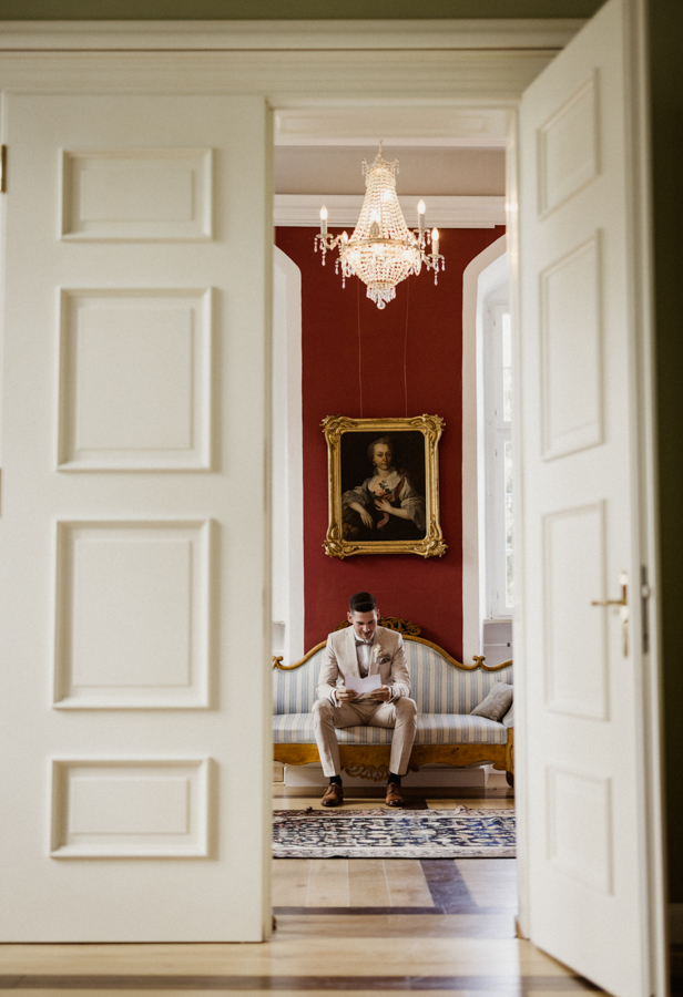 Shooting Ankleiden Schloss Jägersburg Wedding shooting
