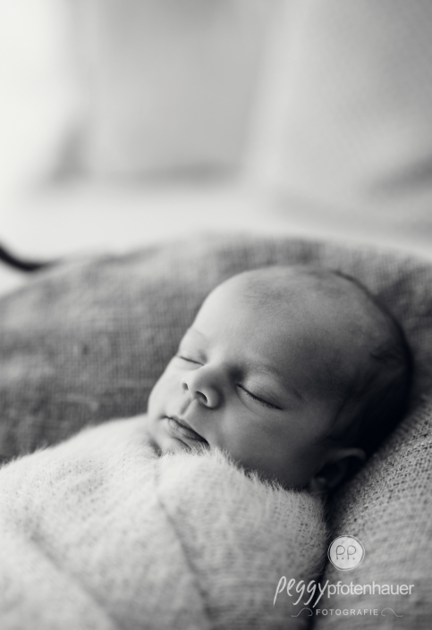 Baby eingekuschelt schläft